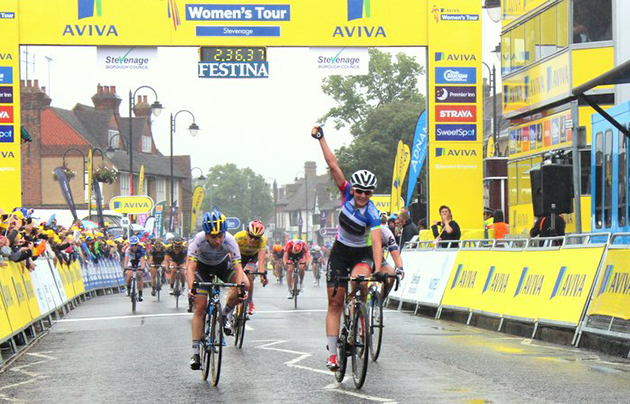 Lisa Brennauer wins stage 4